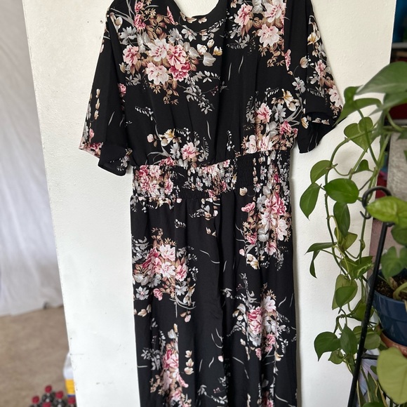 This is a semi dressy Shein maxi dress. - Picture 2 of 6